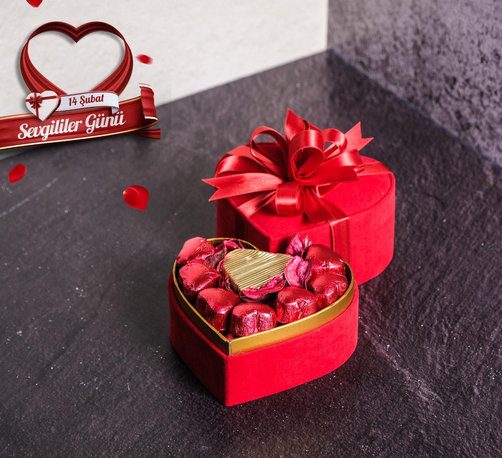 Sevgililer Günü Çikolatası Kalpli Kutu