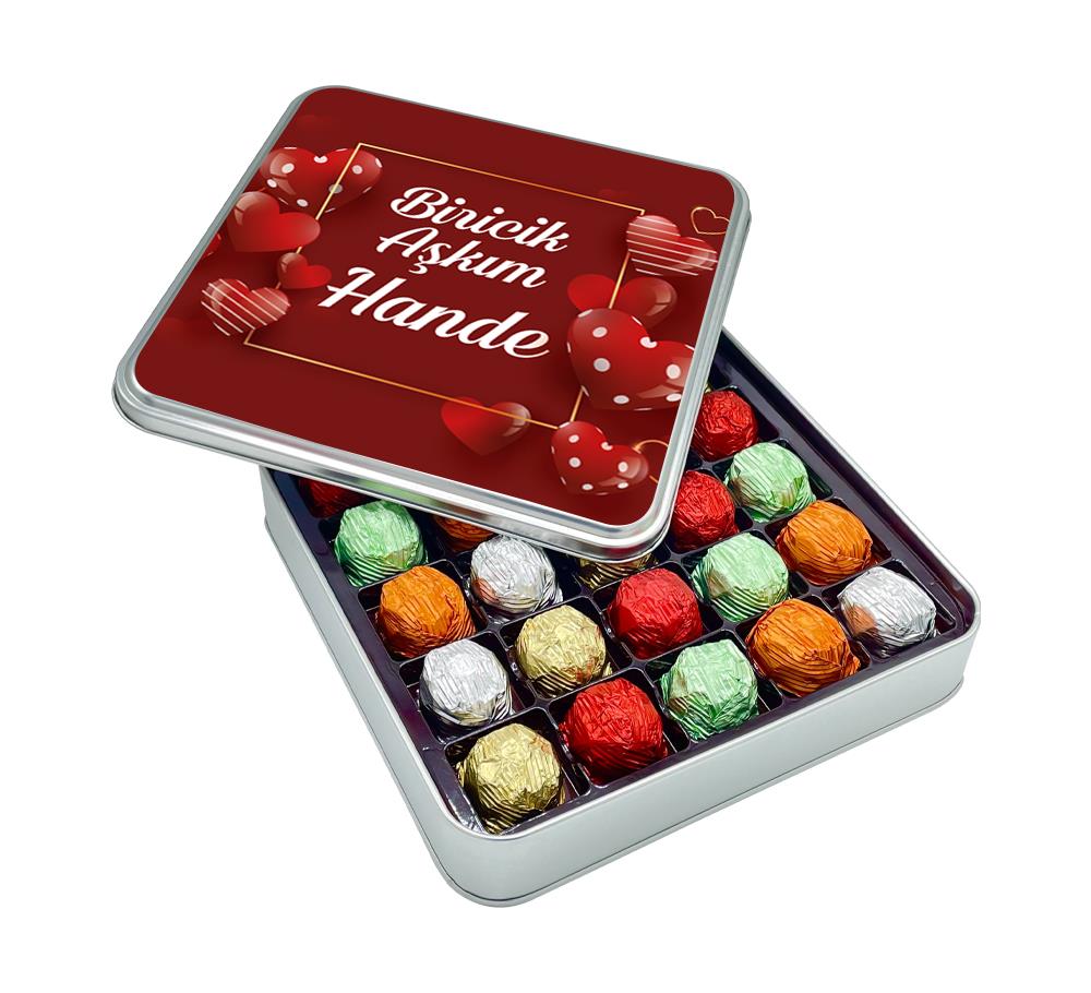 Sevgililer Günü Çikolatası Kırmızı Kalpli Renkli Fındıklı Çikolata Metal Kutu
