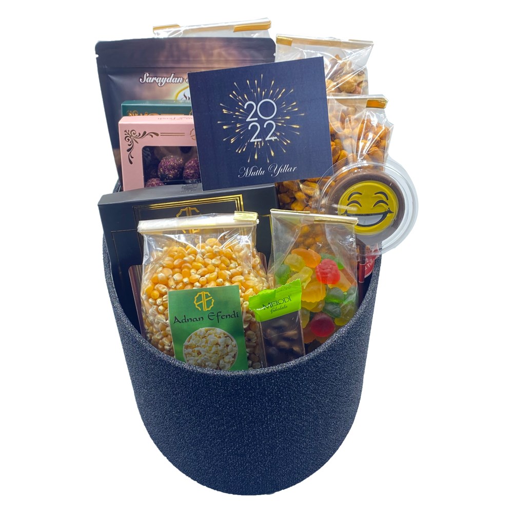 Yeşil Süslemeli Yılbaşına Özel Hediyelik Sepet