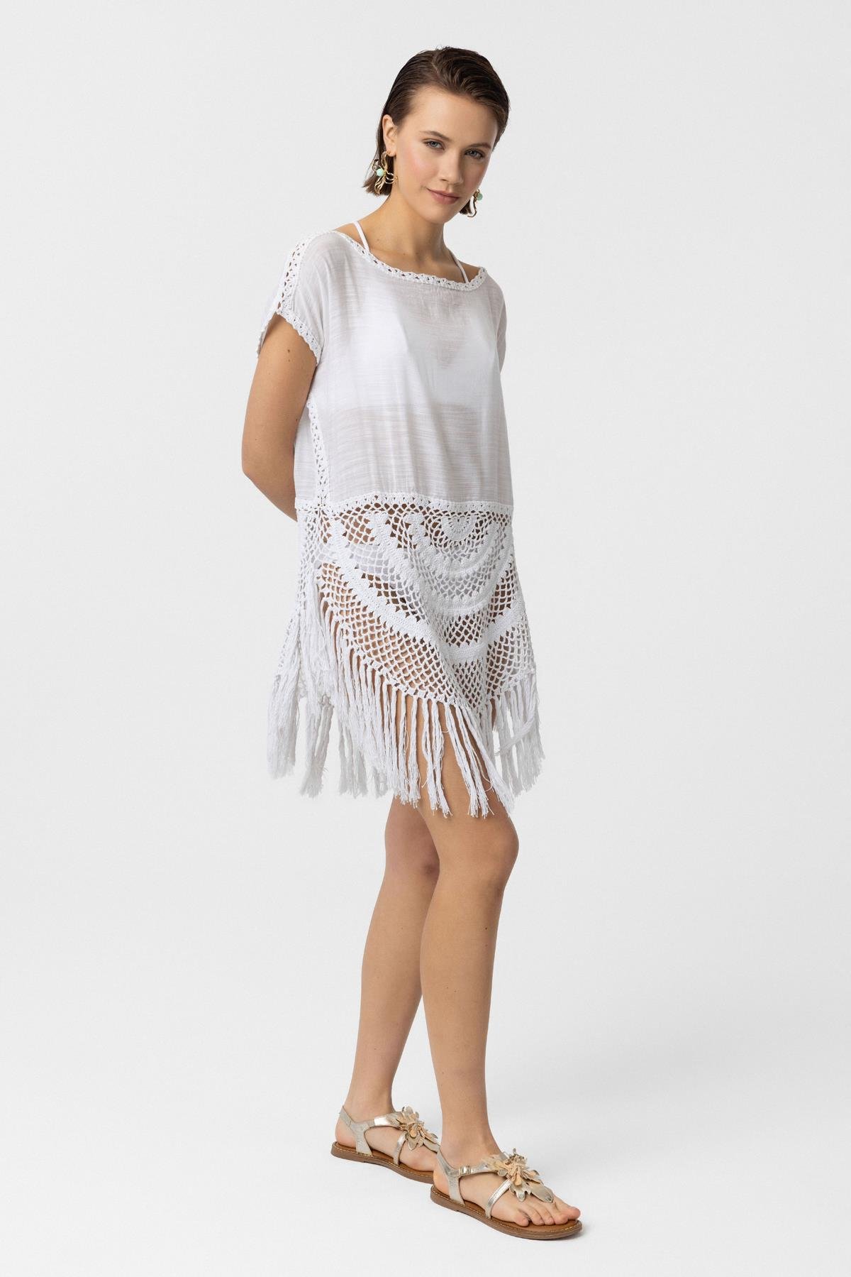 Beyaz Püskül Detaylı Kısa Kollu Örgü Bluz Elbise