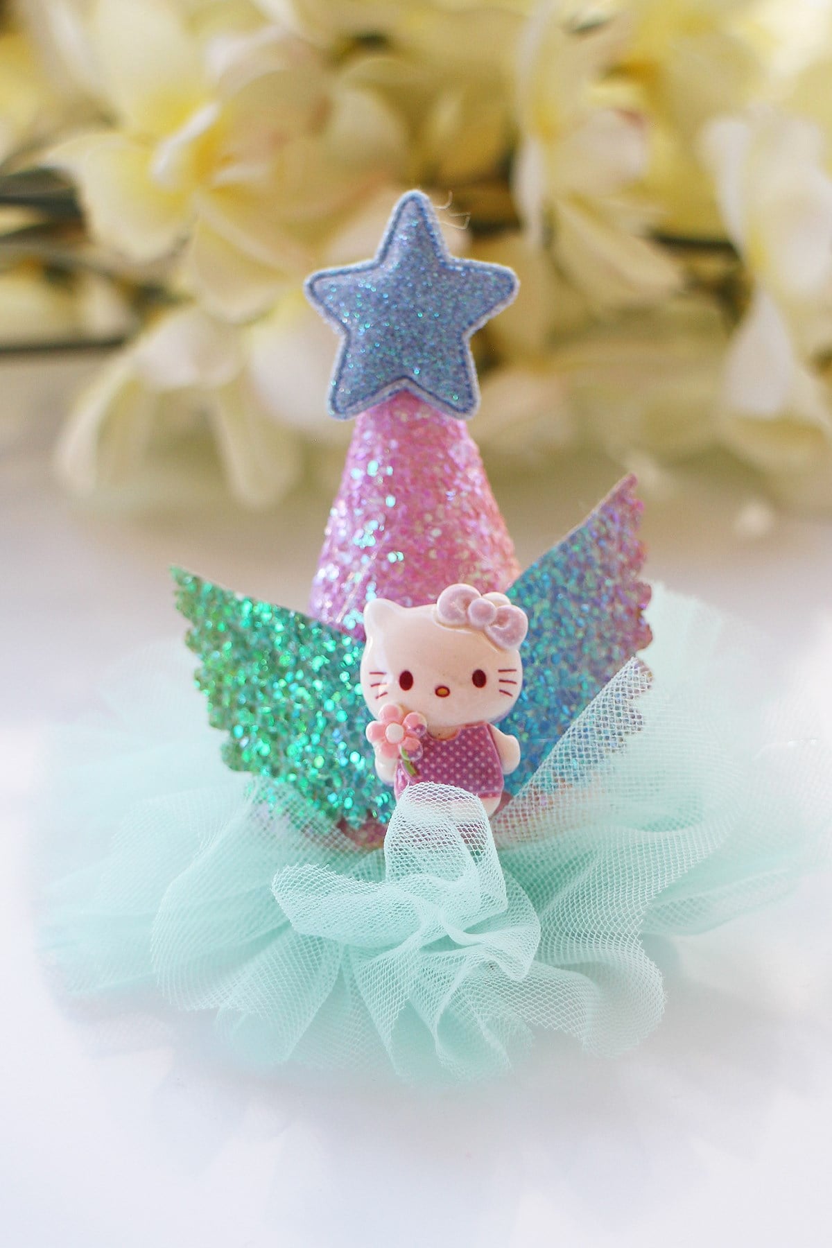 HELLO KİTTY AÇIK MAVİ SİMLİ YILDIZLI  PARTİ KIZ ÇOCUK TOKASI