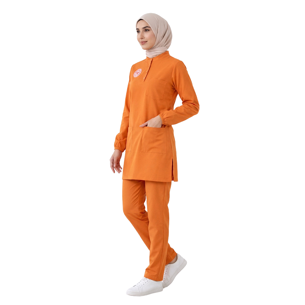 KLİNİK DESTEK FORMASI LİKRALI SCRUBS TAKIM (ORANGE OCHRE) SAĞLIK BAKANLIĞI UYUMLUTesettür forma, hemşire forma, scrubs, hemşire kıyafeti, hemşire önlük, hemşire üniforma, terycotton forma, uzun kollu bayan formaSağlık Bakanlığı Standart Formaları