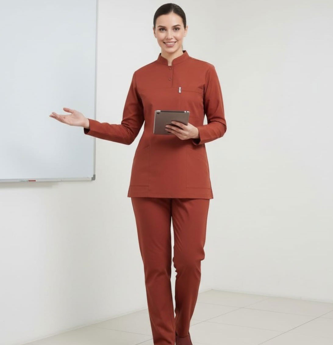 KİREMİT HAKİM YAKA TESTTÜR SOFT LİKRALI DOKTOR HEMŞİRE SCRUBS TAKIMTesettür forma, hemşire forma, scrubs, hemşire kıyafeti, hemşire önlük, hemşire üniforma, terycotton forma, uzun kollu bayan formaTesettür Formalar