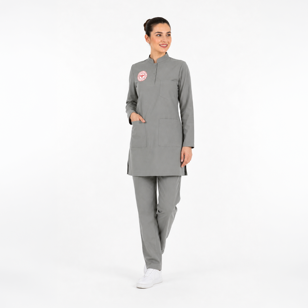 TEKNİK HİZMETLER TESETTÜR FORMASI LİKRALI SCRUBS TAKIM (NEUTRAL GRAY) SAĞLIK BAKANLIĞI UYUMLUsağlık bakanlığı yeni formaları, sağlık bakanlığı logolu scrubs, sağlık bakanlığı hastane forması, hemşire forması, doktor forması, tesettür hemşire forması, cerrahi forması, medikal forma, lacivert hemşire forması, doktor önlüğü, hemşire önlüğü, scrubsSağlık Bakanlığı Standart Formaları
