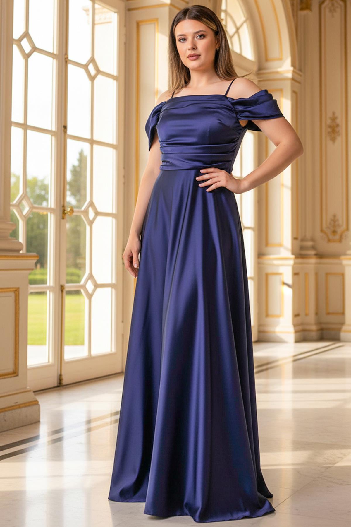  Trägerloses Abendkleid aus Satin Farbe Marineblau MDV388