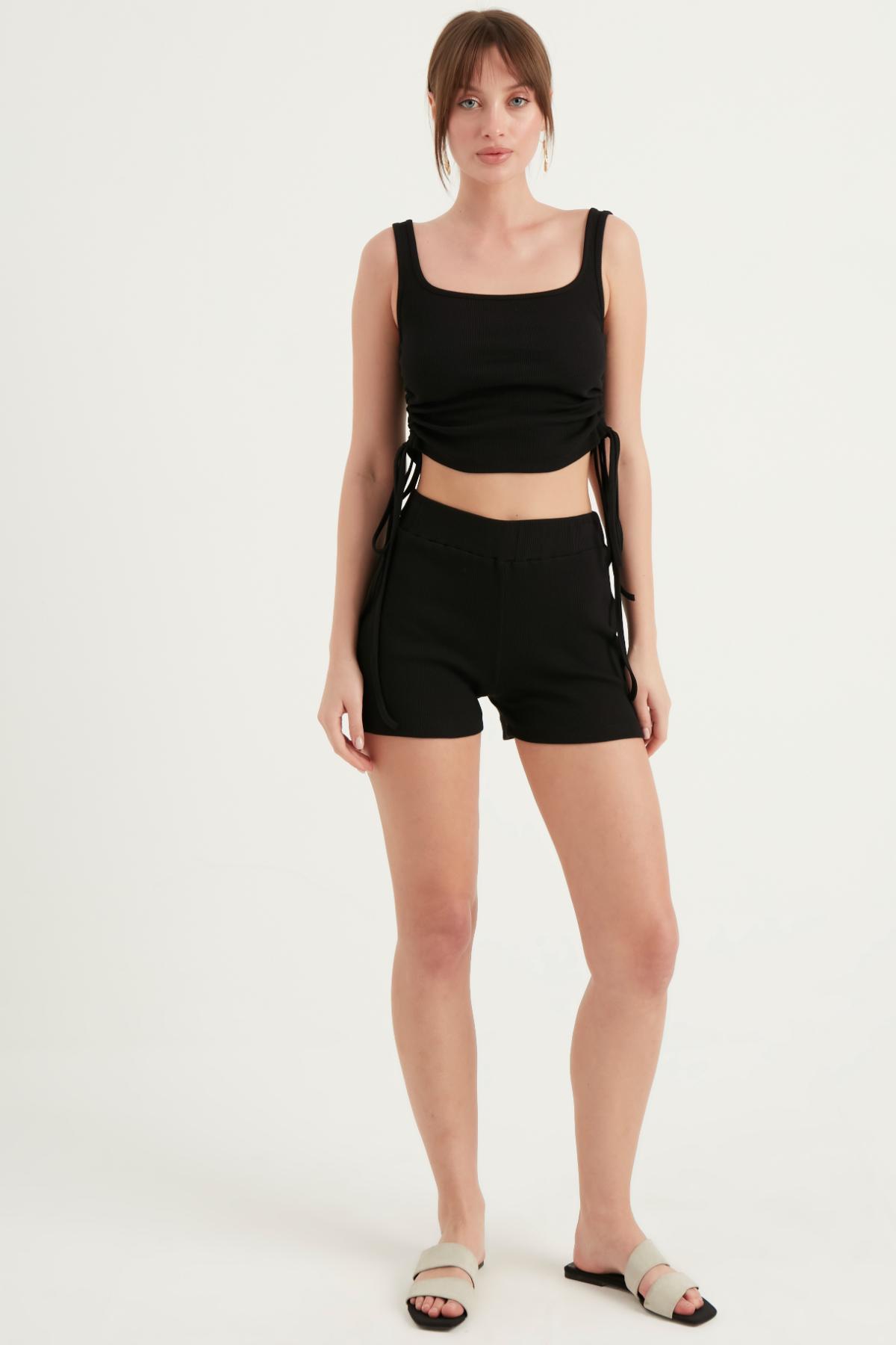 BÜZGÜLÜ CROP BLUZ