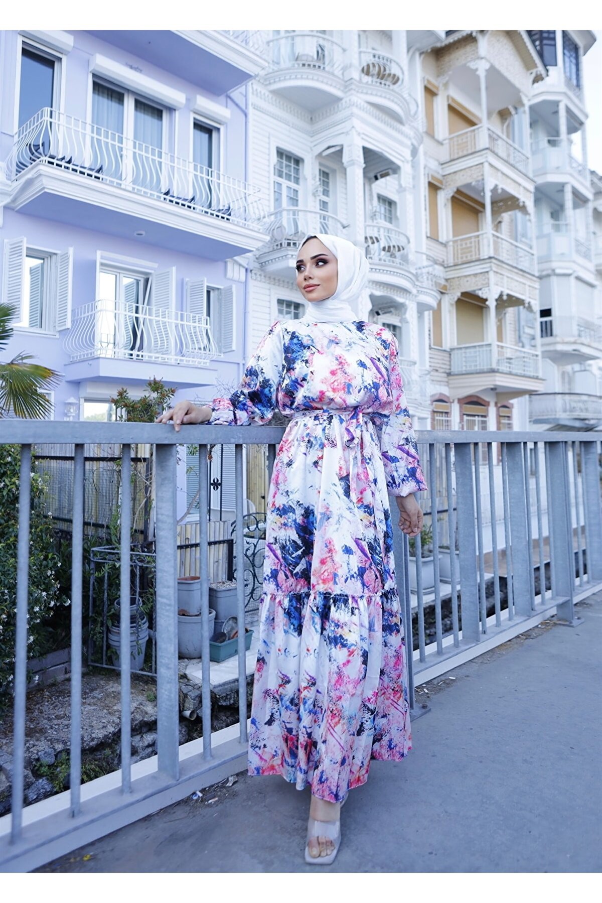 DESENLİ DİJİTAL BASKI SATEN ELBİSEHMA96-EKRUHümeyra Arslan