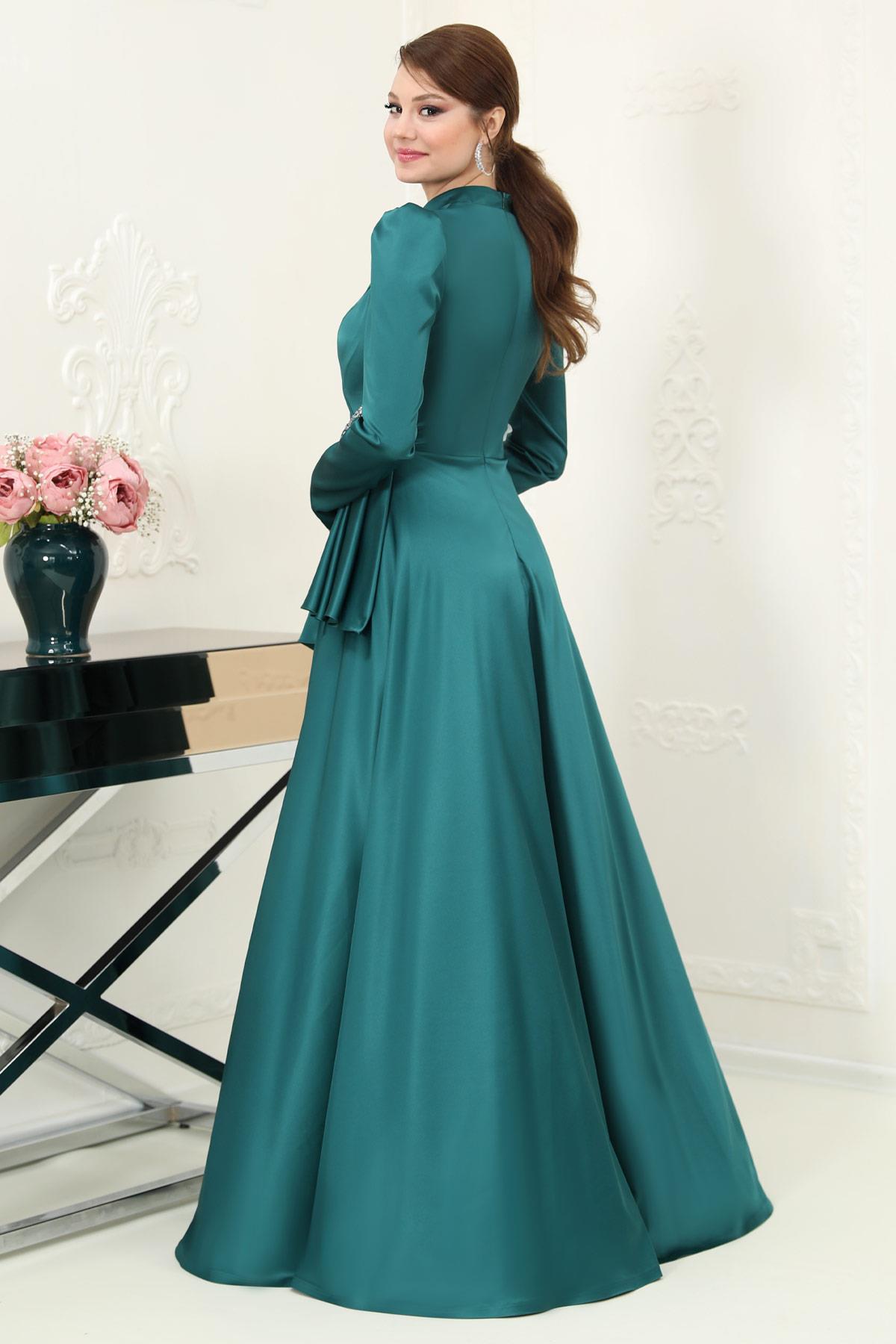 Robe du soir émeraude en dentelle en satin