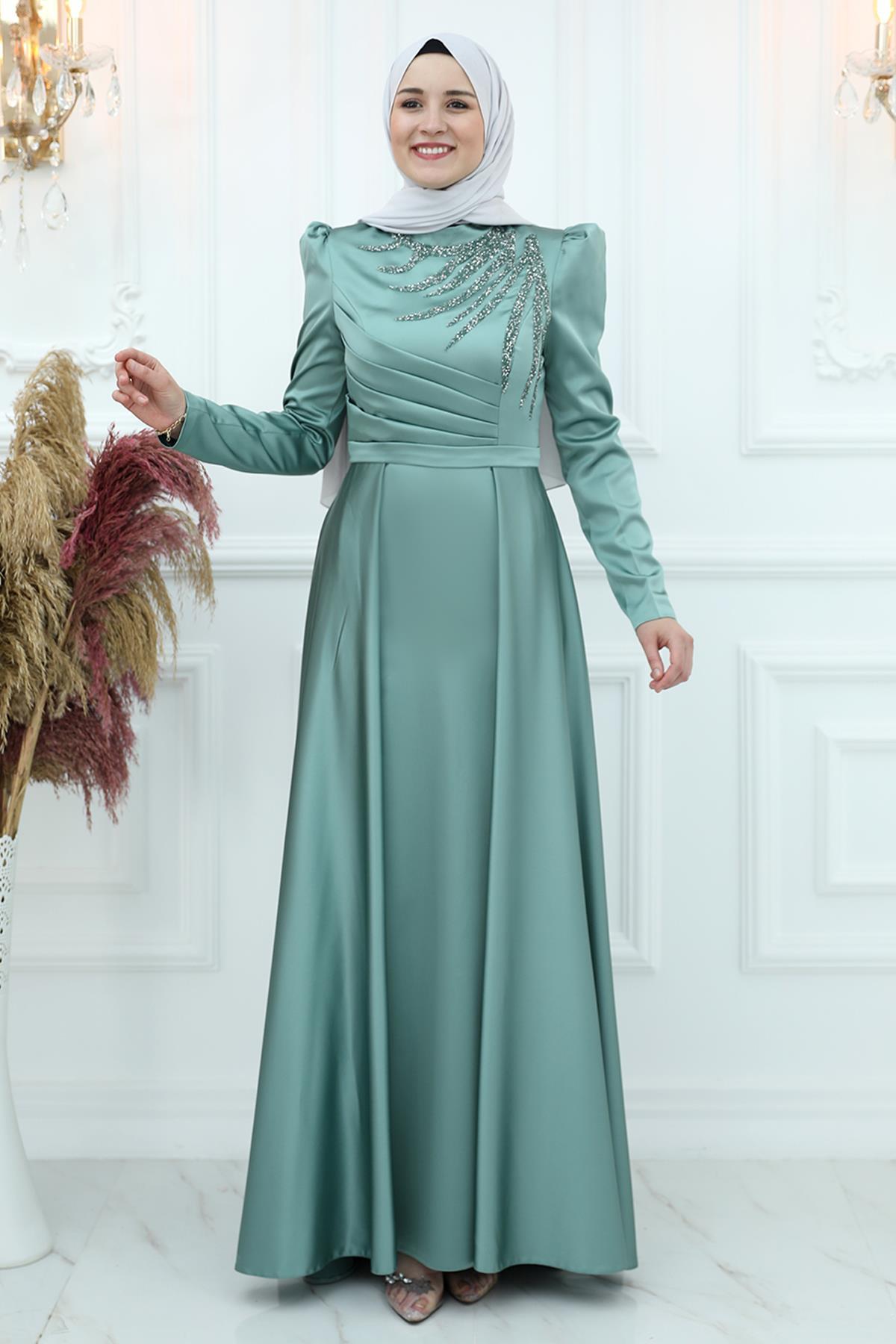 BERCESTE SATEN ABİYEAMH888-ÇAĞLA YEŞİLİAmine Hüma