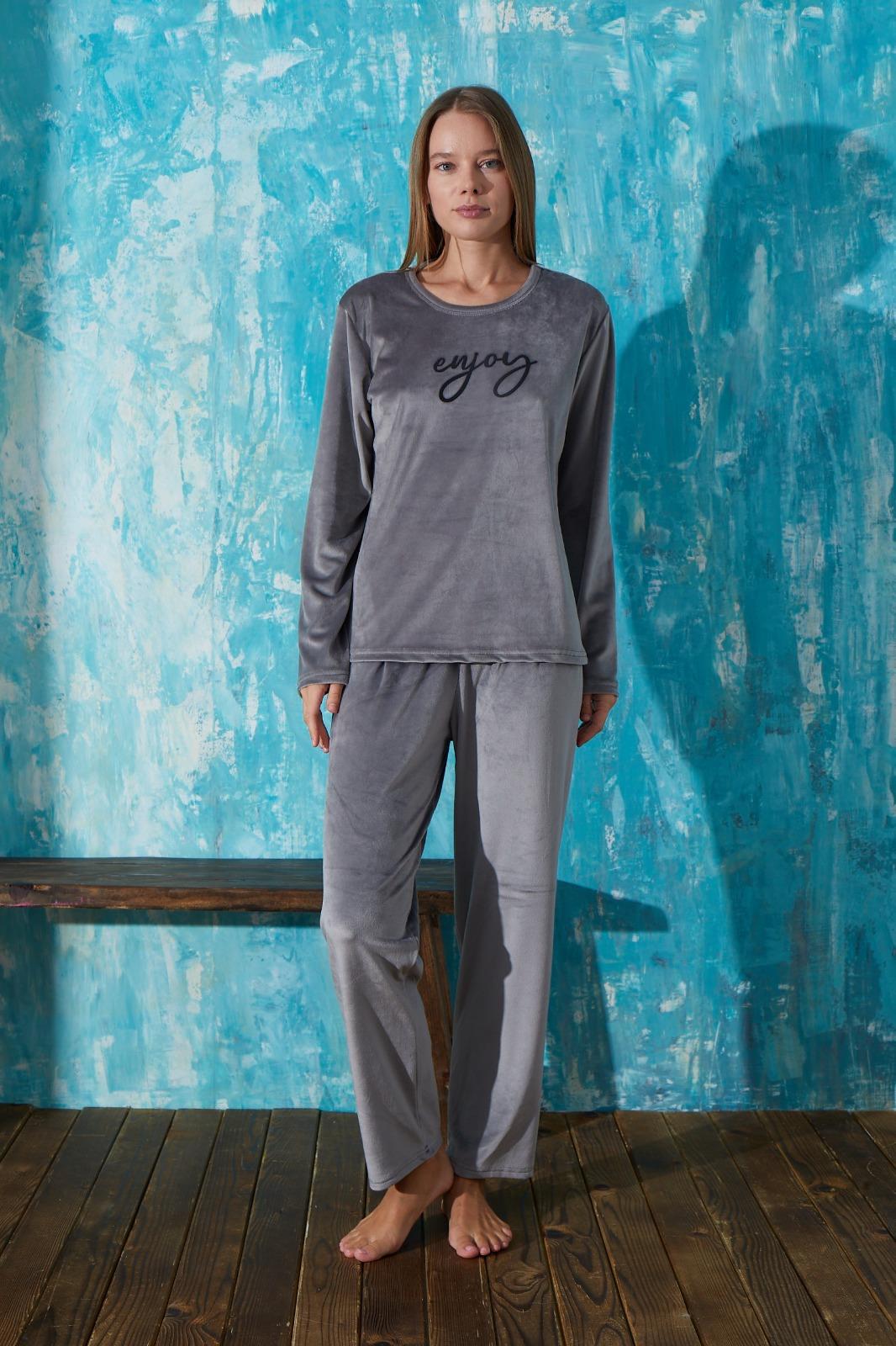 Kadın 13166-2 Önü Yazılı Kadife Pijama Takımı GRİ