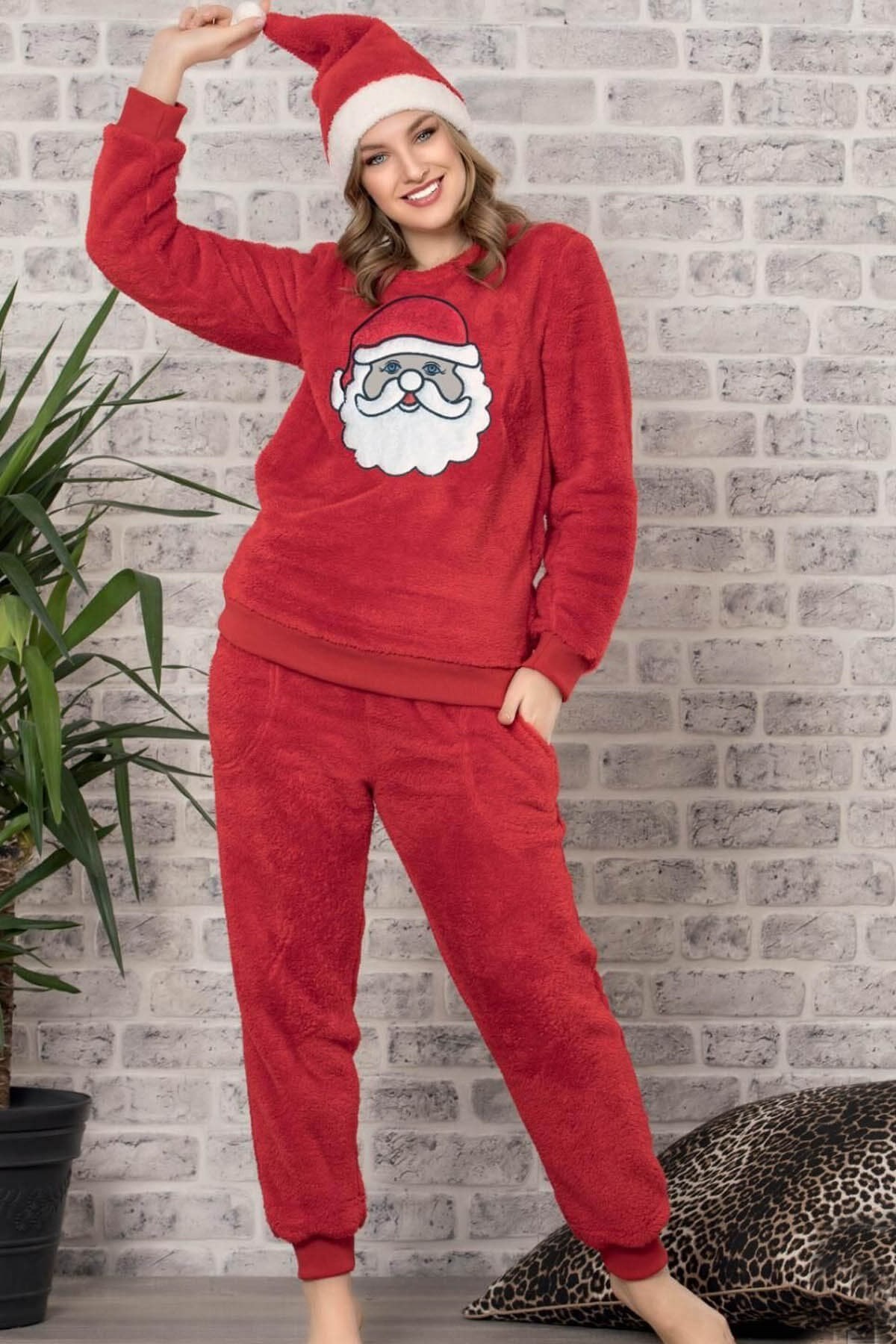 Arcan 2602 Kırmızı Şapkalı Yılbaşı Temalı Polar Pijama Takımı KIRMIZI