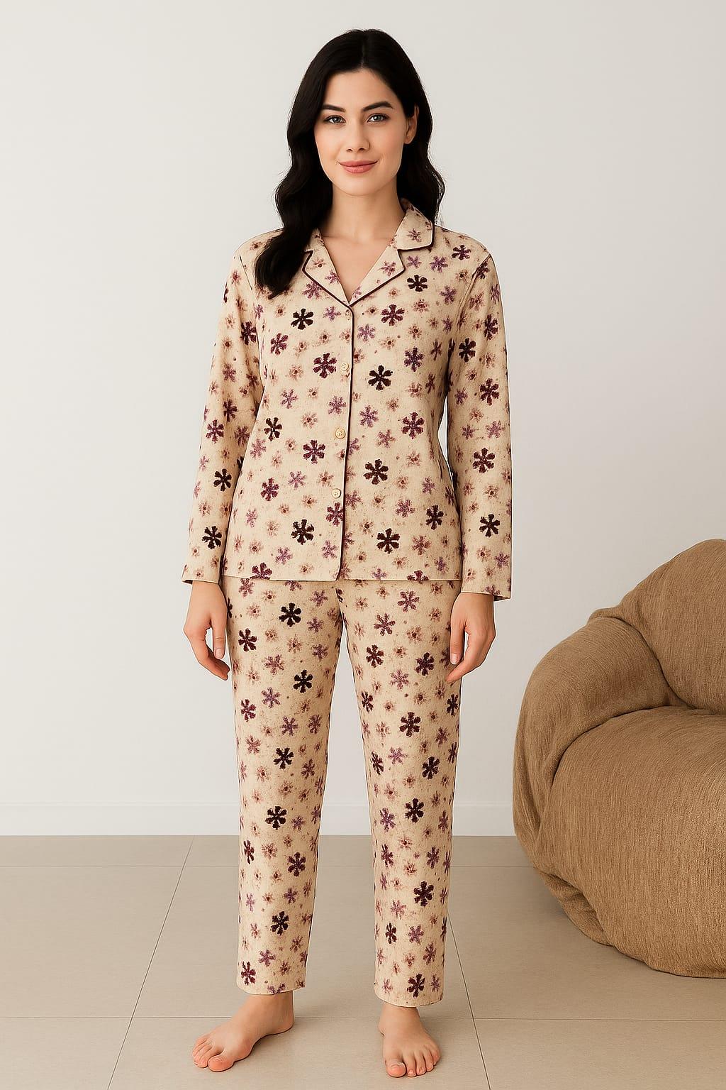 Kadın 02277 Önü Düğemli Süet Pijama Takımı bej
