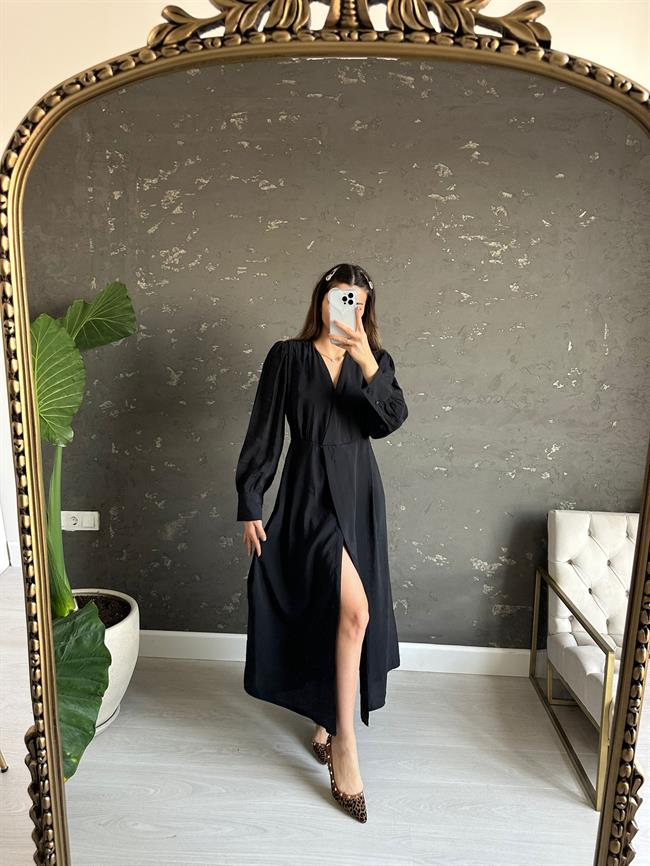 Siyah Vatkalı Elbise
