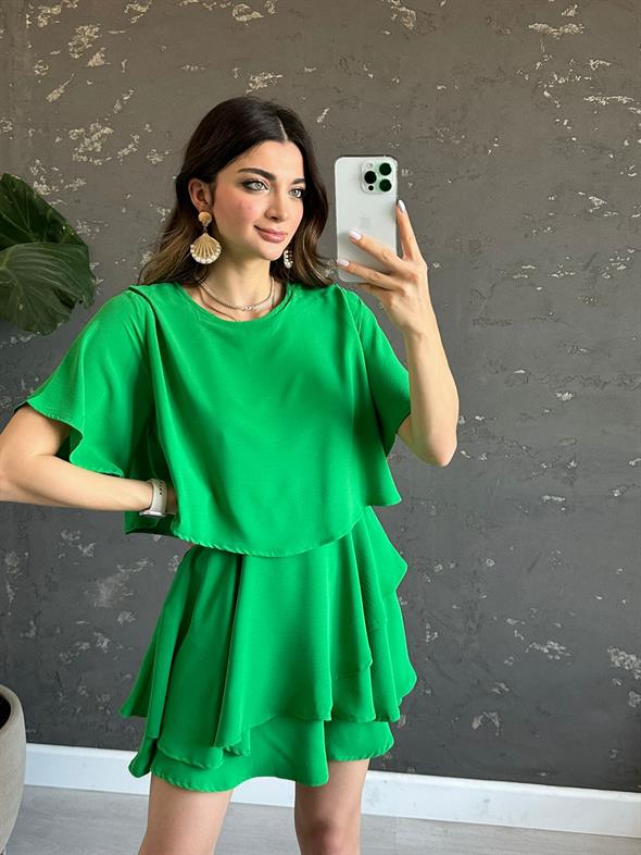 Yeşil Katlı Elbise