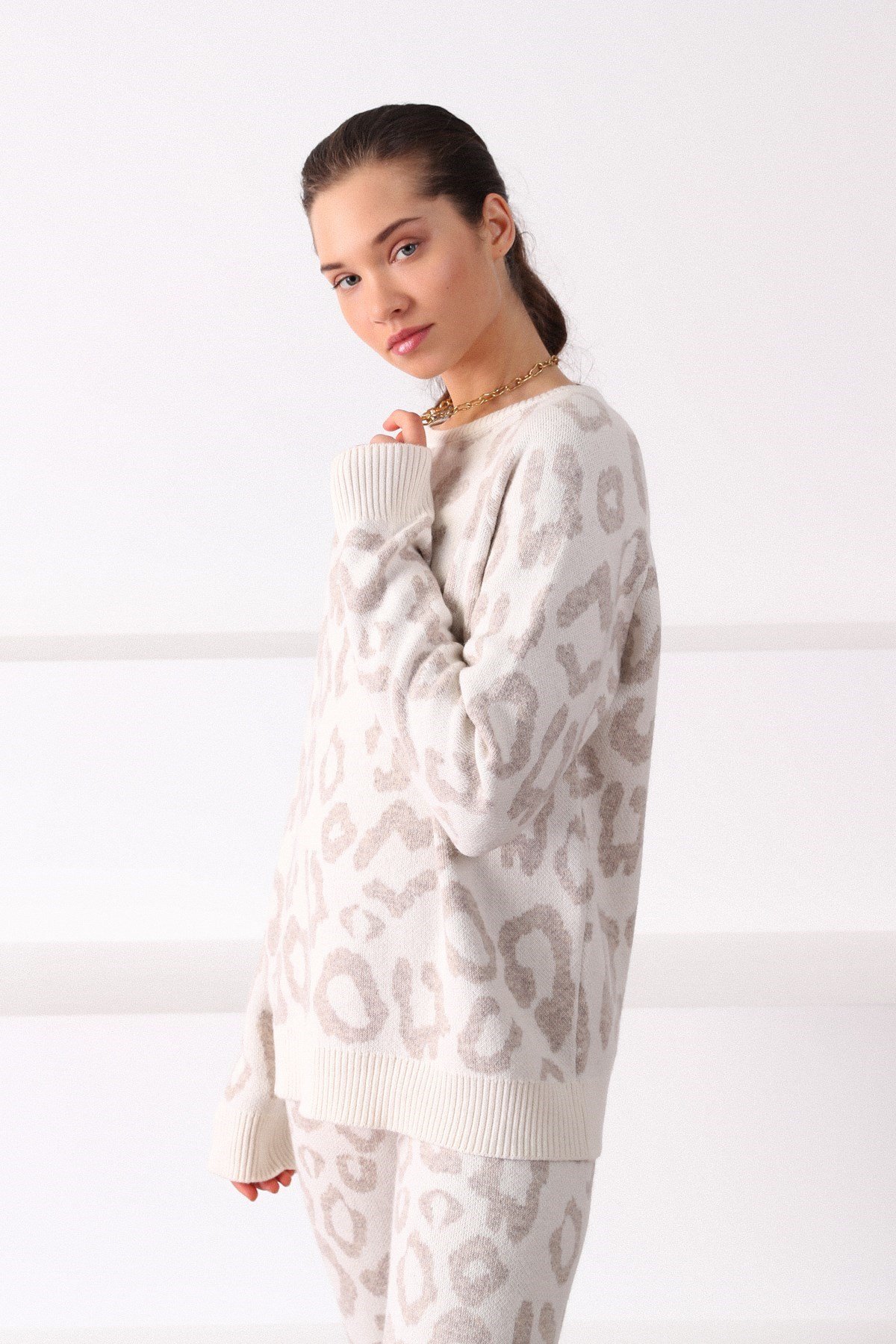 Ferraro Ekru/A.Bej Leopar Desenli Bisiklet Yaka Kaşmirli Kadın Triko Kazak