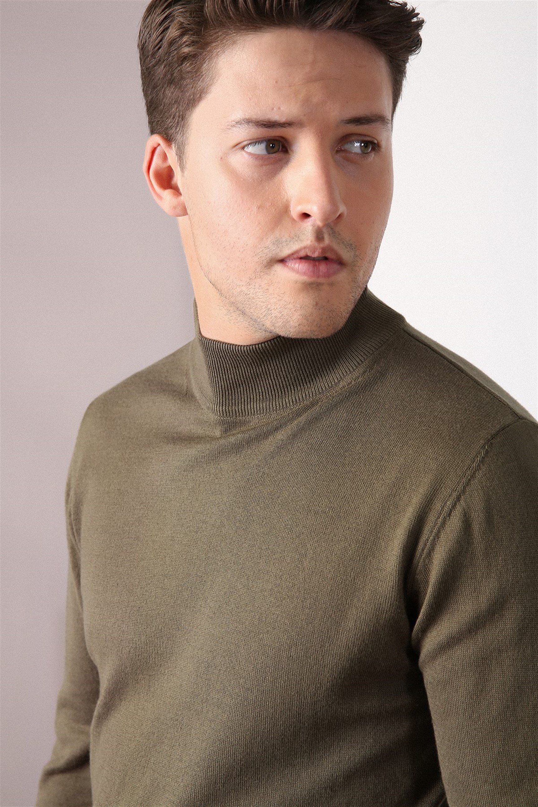 Ferraro Haki Yarım Balıkçı Yaka Erkek Pamuk Kazak