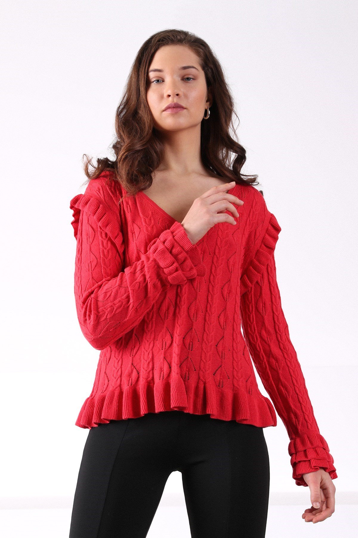 Ferraro Red V Yaka Kolu Fırfırlı Pamuklu Kadın Triko Kazak