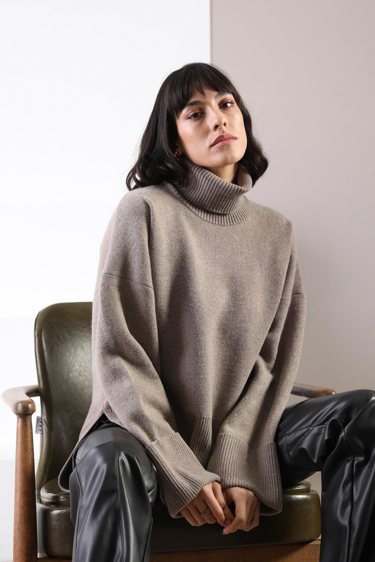 Ferraro Vizon Uzun Kollu Balıkçı Yaka Kaşmirli Kadın Triko Kazak