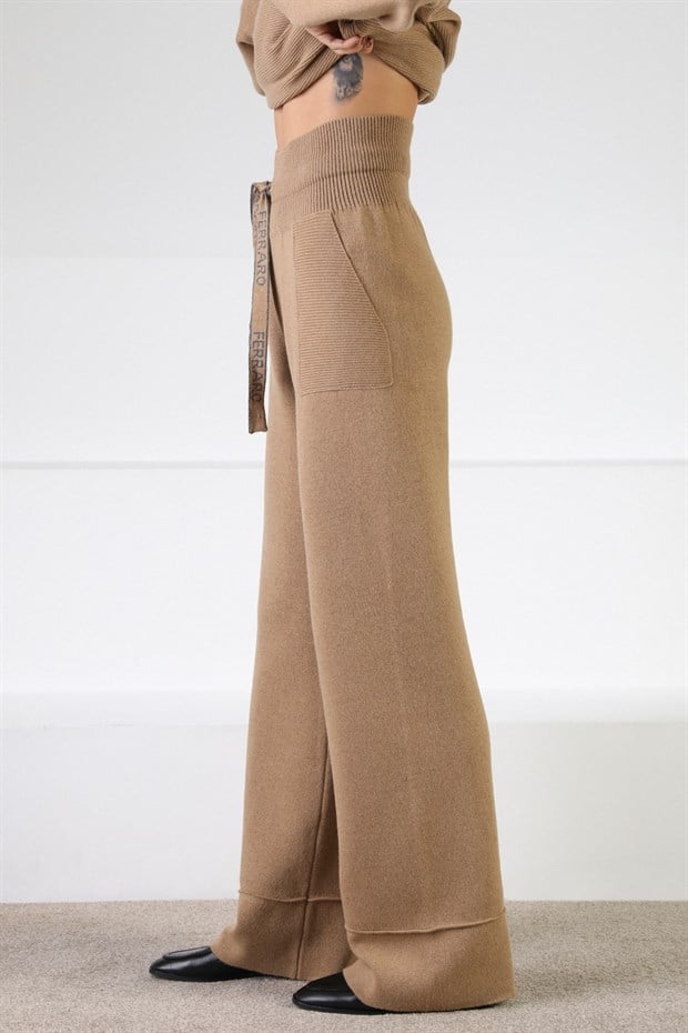 Ferraro Camel Beli Kuşaklı Cepli Kaşmirli Kadın Triko Pantolon