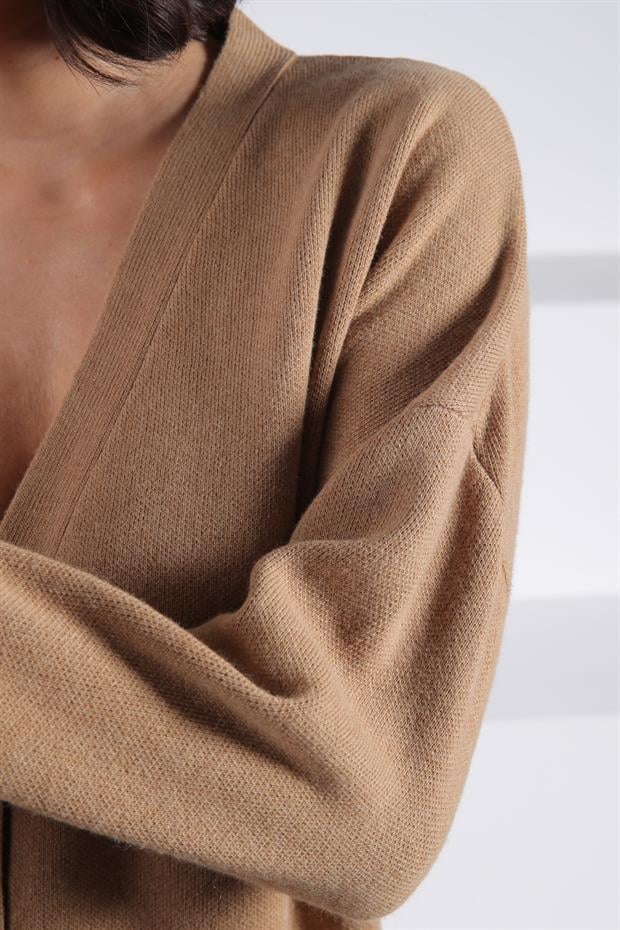Ferraro Camel Uzun Kollu Oversize V Yaka Düğmeli Kaşmirli Kadın Triko Ceket
