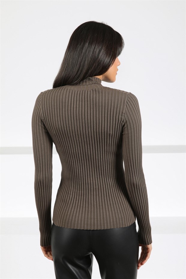 Ferraro Haki Balıkçı Yaka Uzun Kollu Fitilli Pamuklu Kadın Triko Kazak