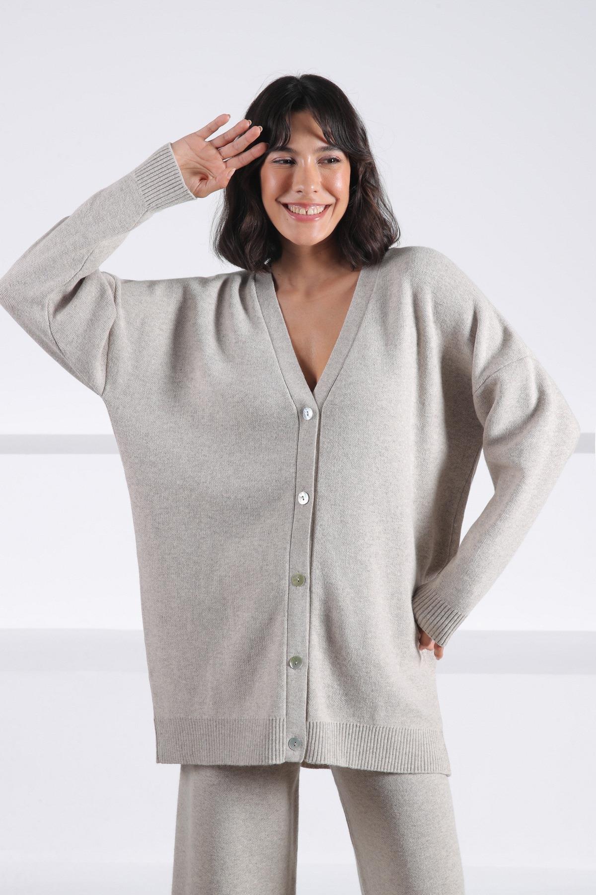 Ferraro A.Bej Uzun Kollu Ceket Yaka Kaşmirli Kadın Triko Ceket