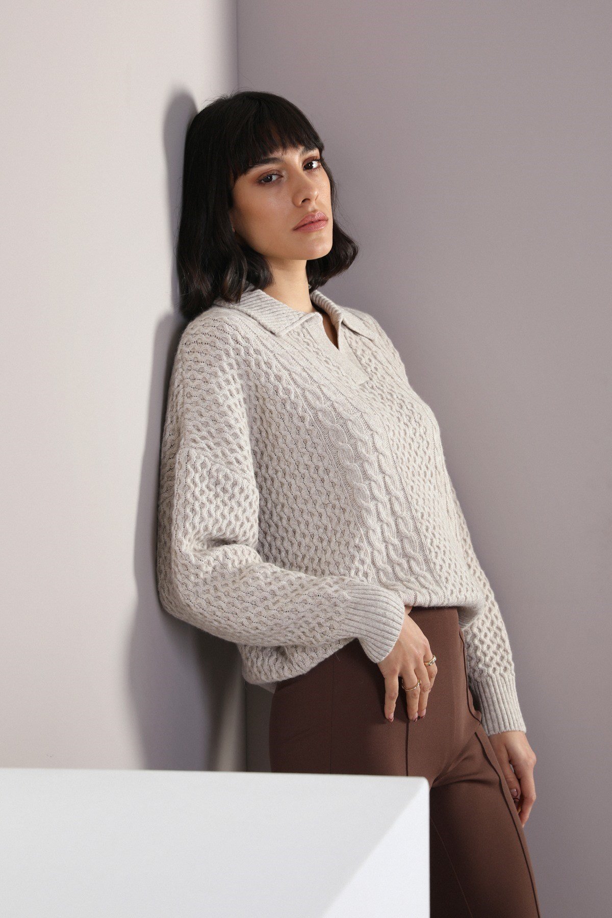 Ferraro A.Bej Uzun Kollu Gömlek Yaka Yünlü Kadın Triko Kazak