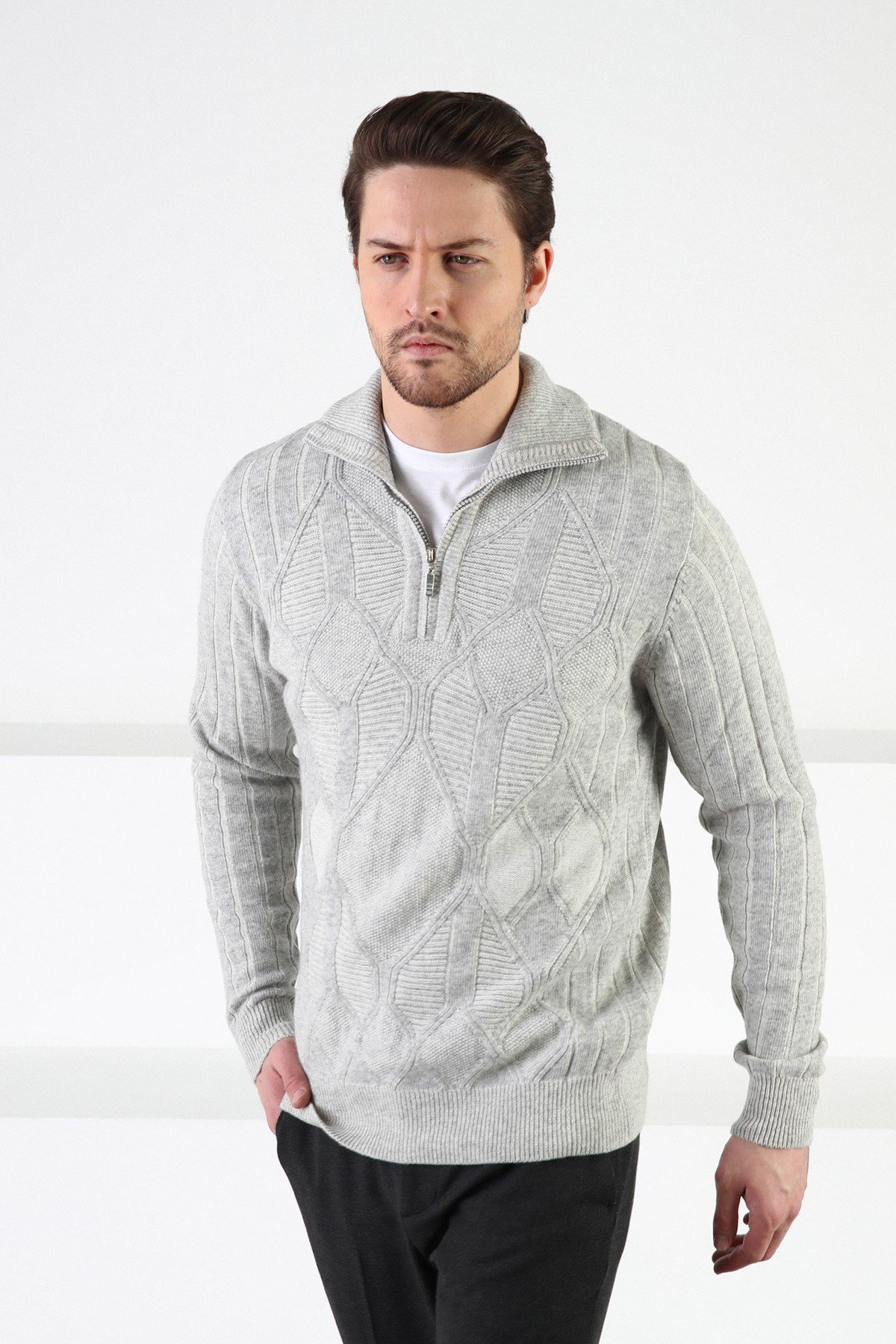 Ferraro A.Gri Kendinden Desenli Dik Yaka %100 Kuzu Yünü Erkek Kazak