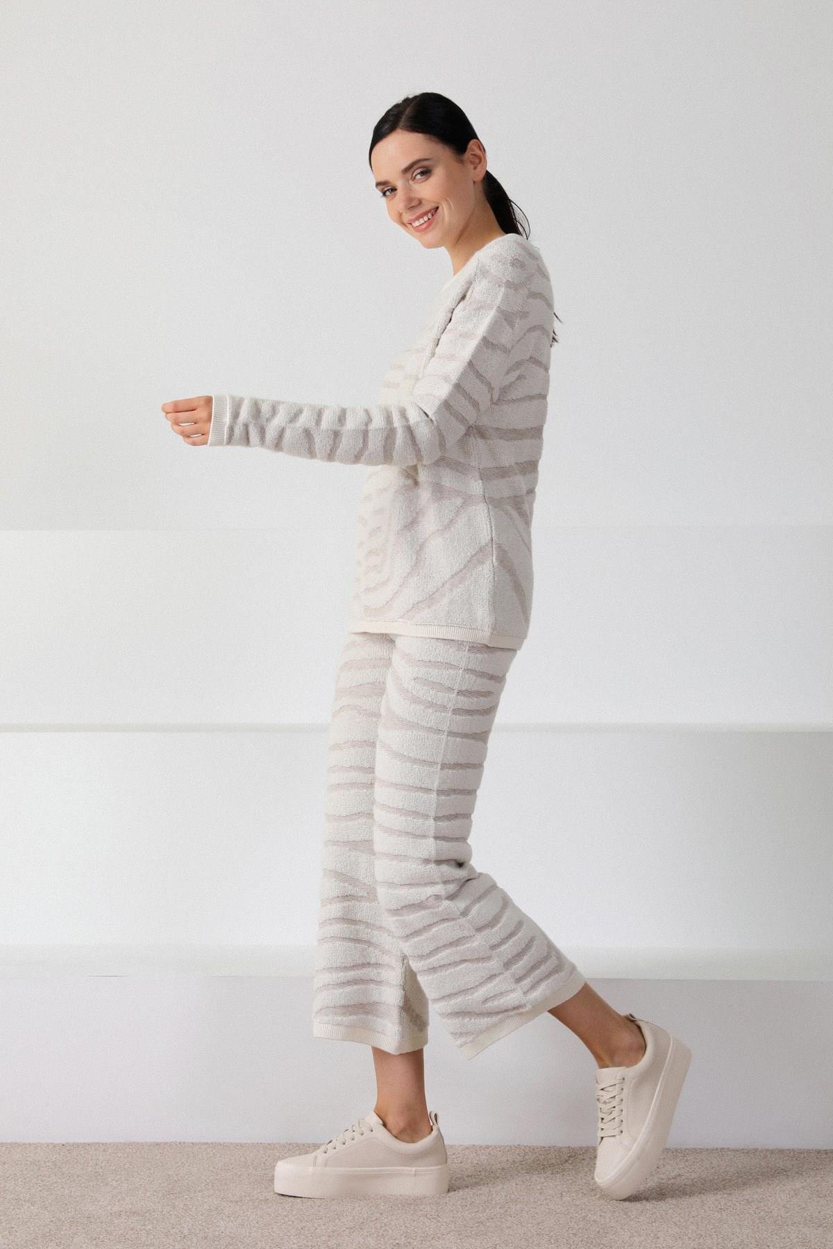 Ferraro Bej/Ekru Zebra Desenli Kadın Triko Pantolon