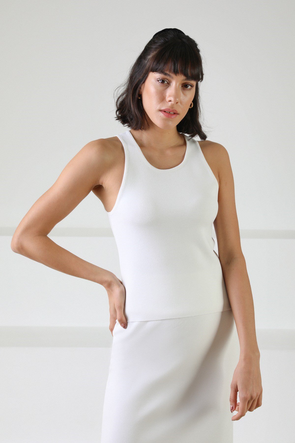 Ferraro Beyaz Kolsuz Bisiklet Yaka Kadın Triko Atlet