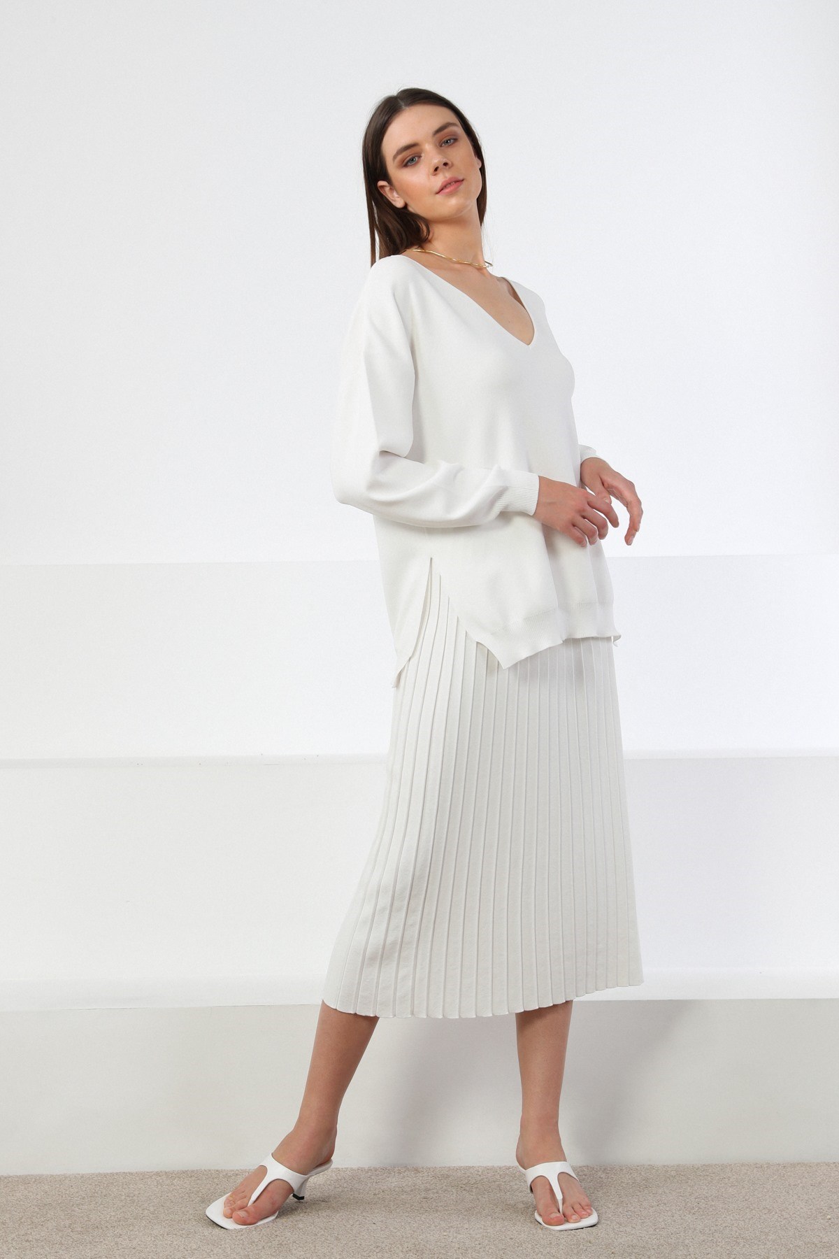 Ferraro Beyaz Midi Boy Pileli Kadın Triko Etek