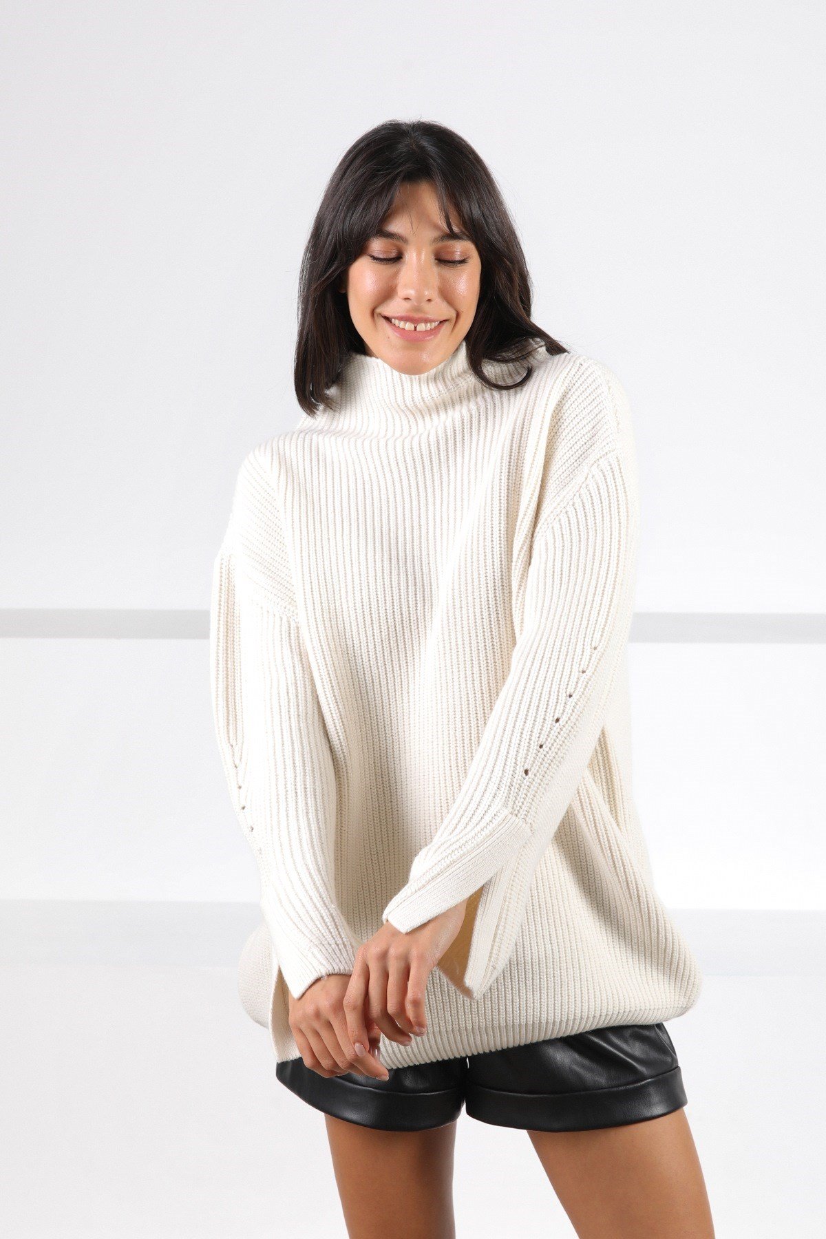 Ferraro Ekru Kolu Yırtmaçlı Kaşmirli Kadın Triko Kazak