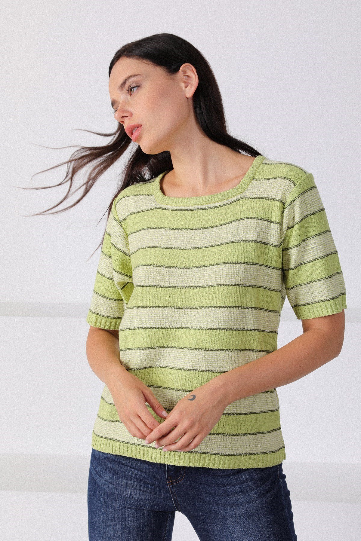 Ferraro Fıstık Kare Yaka Çizgili Kadın Triko Kazak