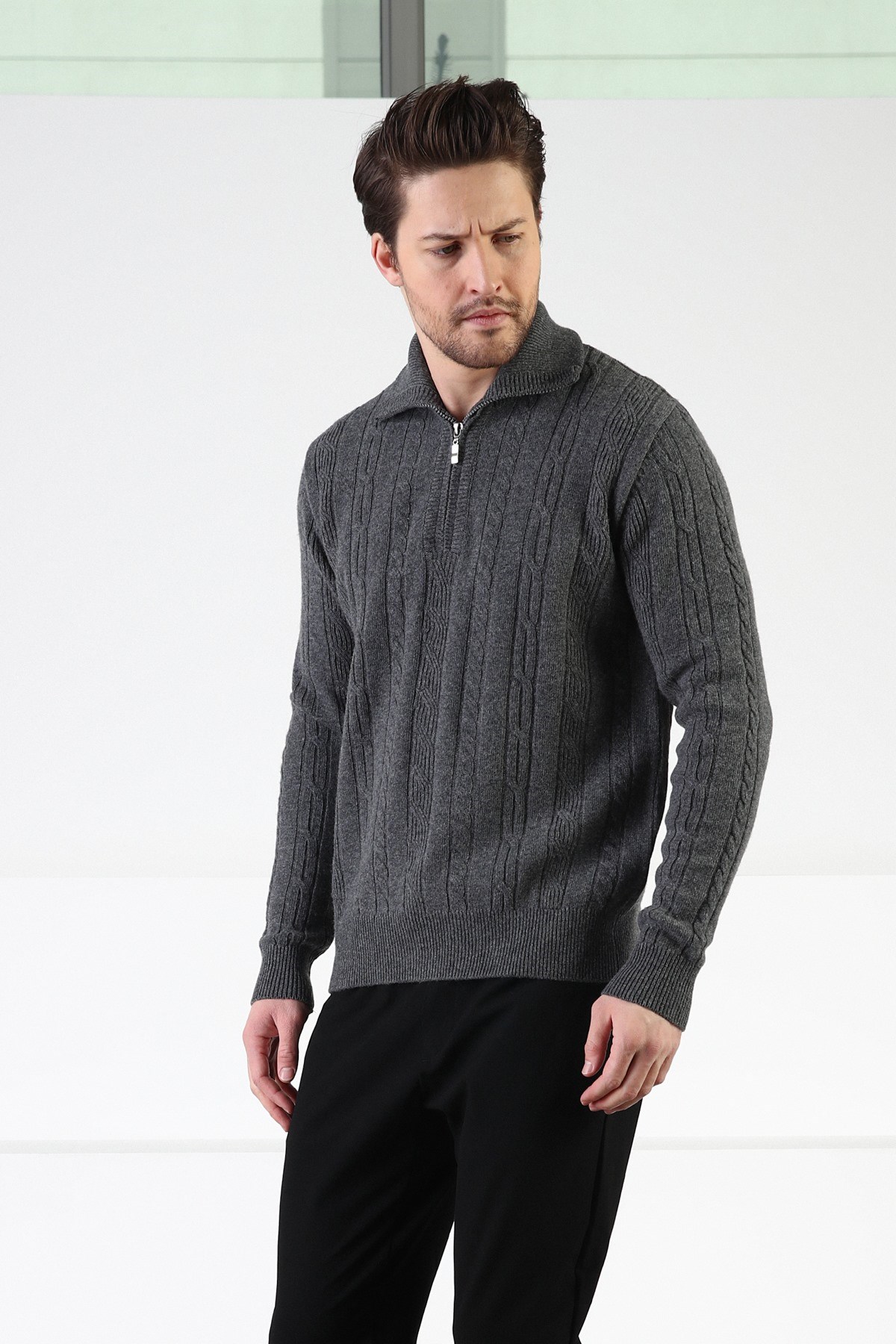 Ferraro Füme Örgü Desenli Dik Yaka %100 Kuzu Yünü Erkek Kazak