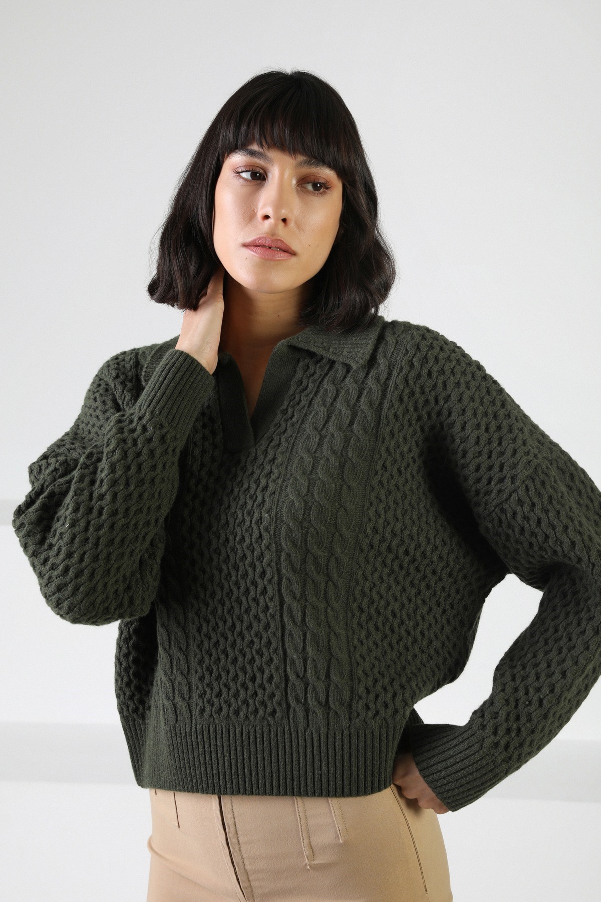 Ferraro Haki Uzun Kollu Gömlek Yaka Yünlü Kadın Triko Kazak