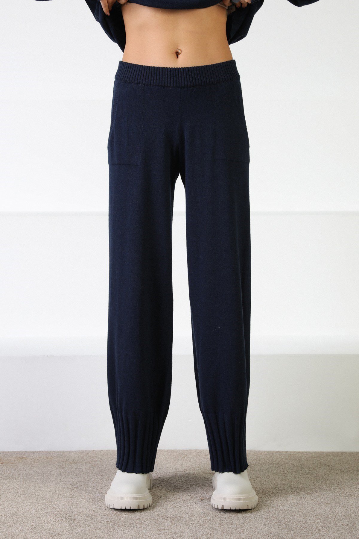 Ferraro Lacivert Lastikli Paça Kaşmirli Kadın Triko Pantolon