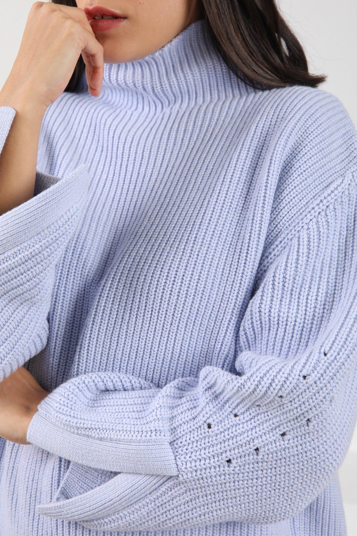 Ferraro Mavi Kolu Yırtmaçlı Kaşmirli Kadın Triko Kazak