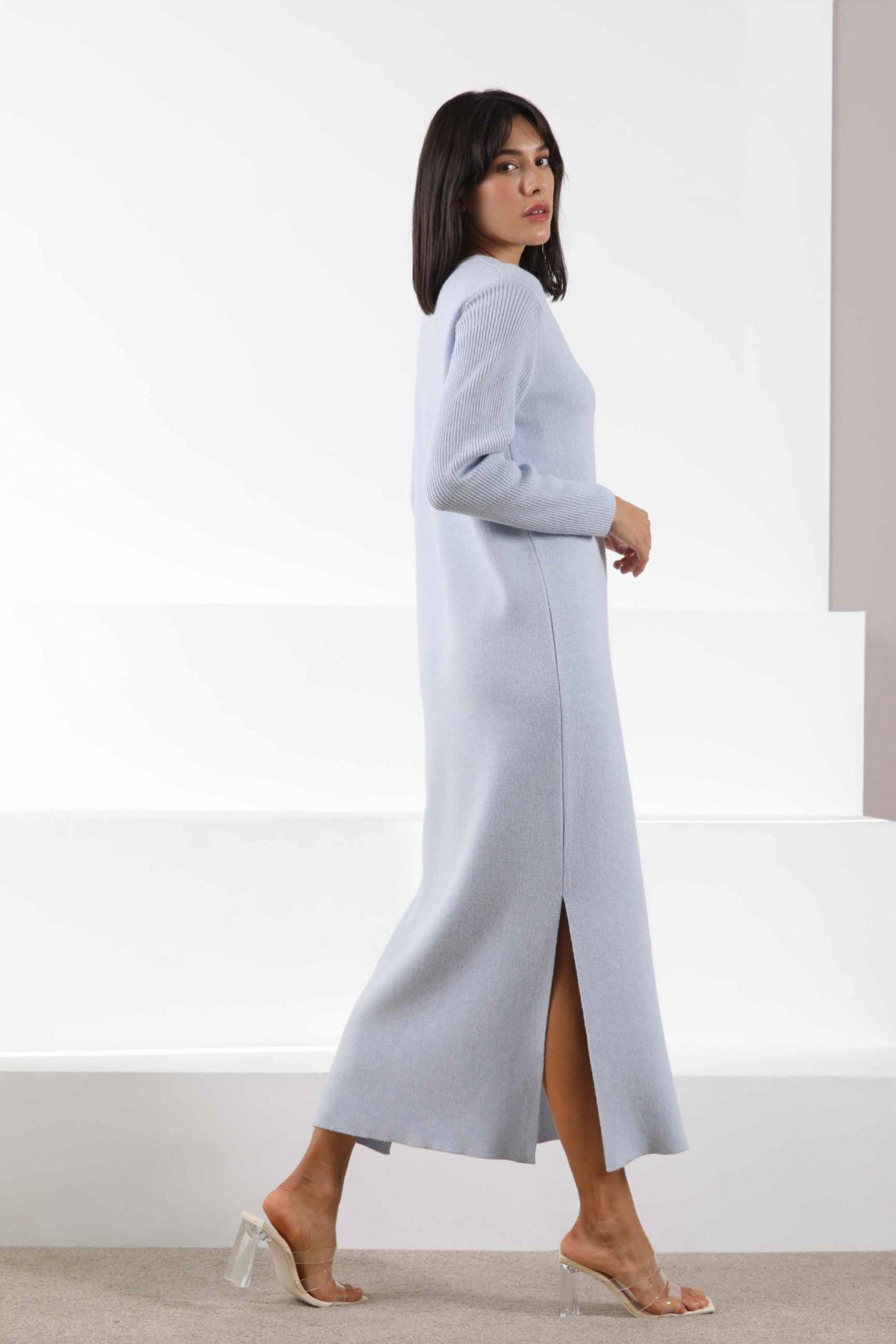 Ferraro Mavi Yandan Yırtmaçlı Midi Boy Kaşmirli Kadın Triko Elbise