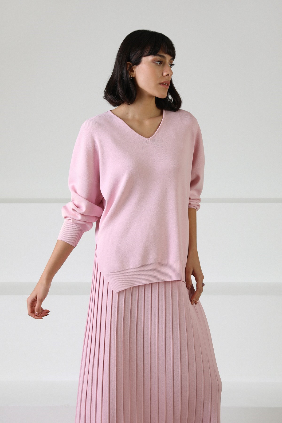 Ferraro Pembe V Yaka Yırtmaçlı Kadın Triko Kazak