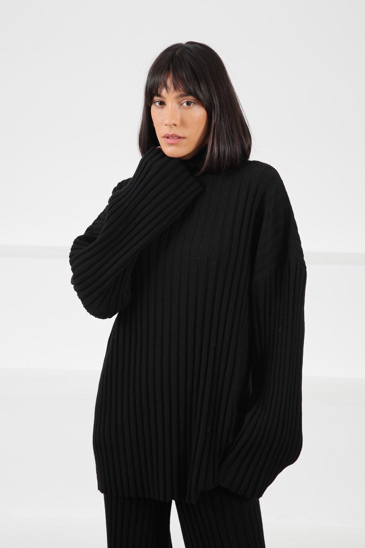 Ferraro Siyah Uzun Kollu Balıkçı Yaka Kaşmirli Kadın Triko Kazak