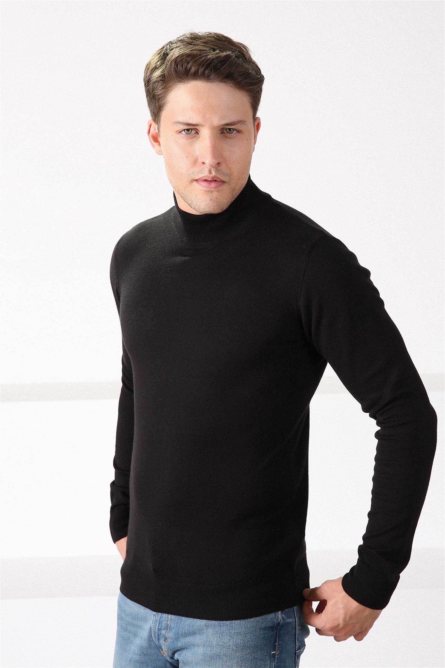 Ferraro Siyah Yarım Balıkçı Yaka Erkek Pamuk Kazak