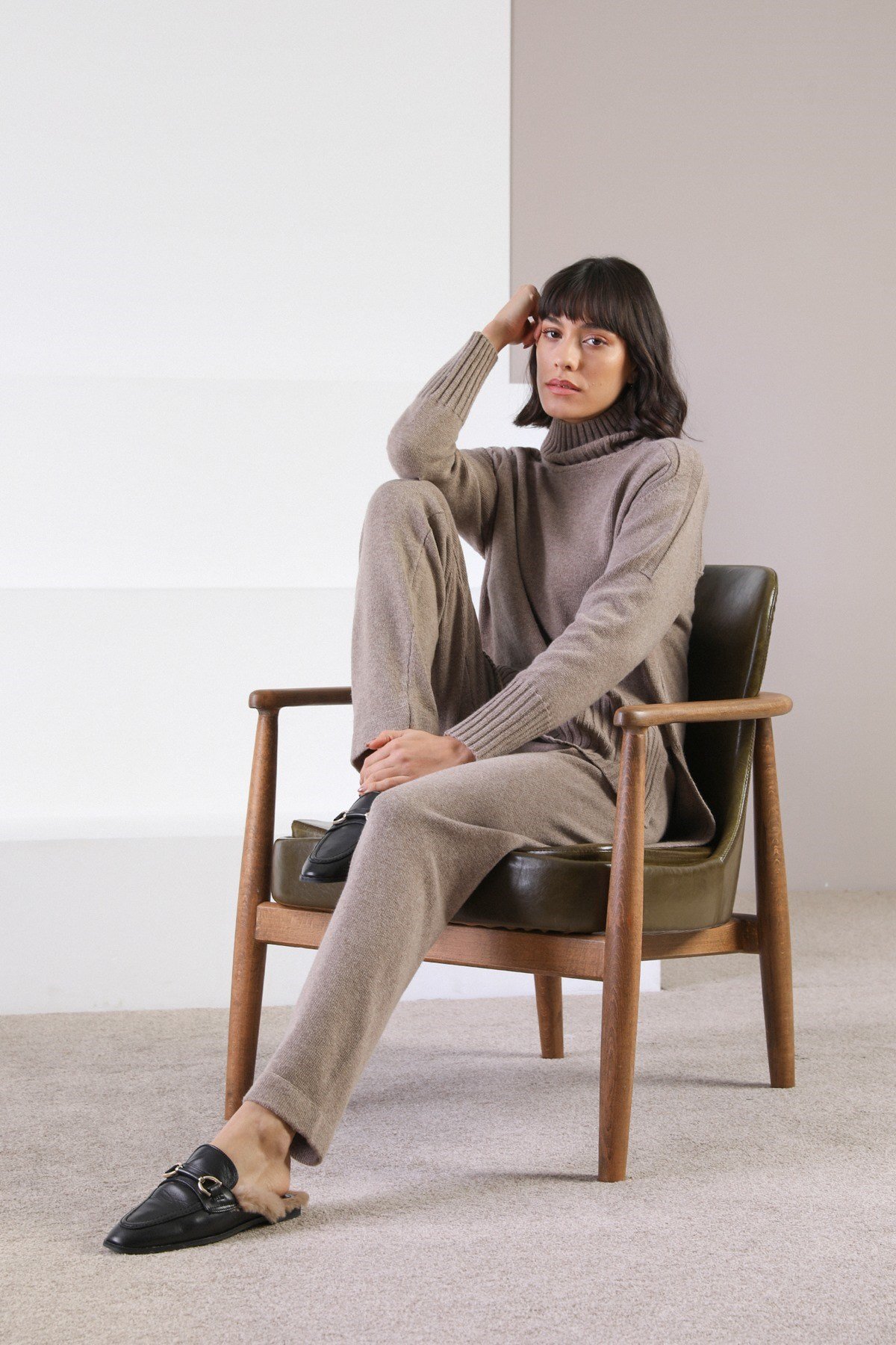 Ferraro Vizon Uzun Kollu Yarım Balıkçı Yaka Kaşmirli Kadın Triko Kazak