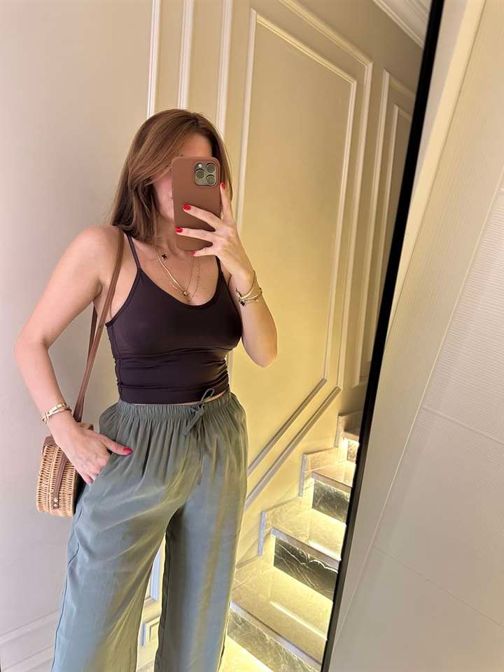 Acı Kahve Arkası Çapraz Destekli Askılı Bluz