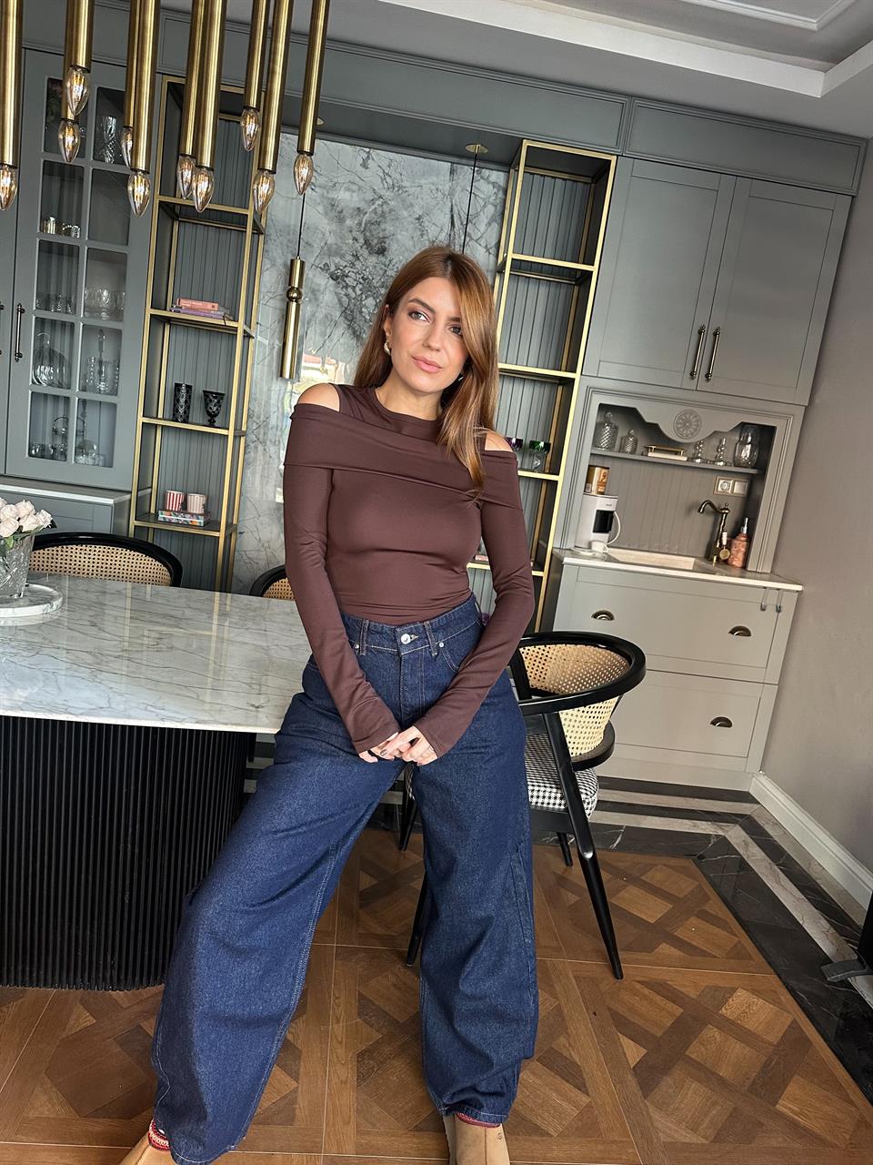 Acı Kahve Halter Yaka Madonna Bluz