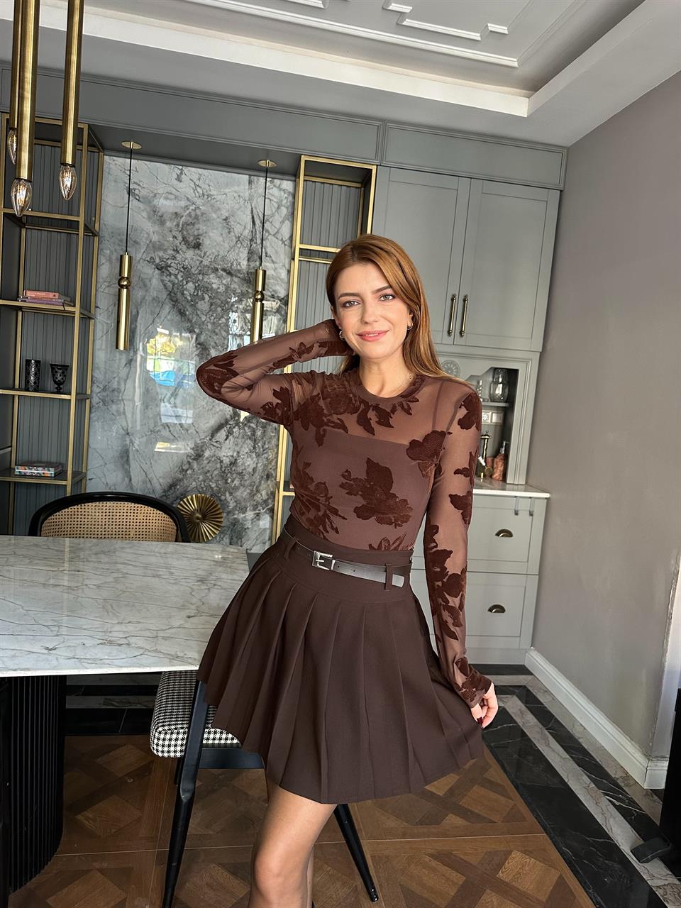 Acı Kahve Kadife Detay Tül Bluz