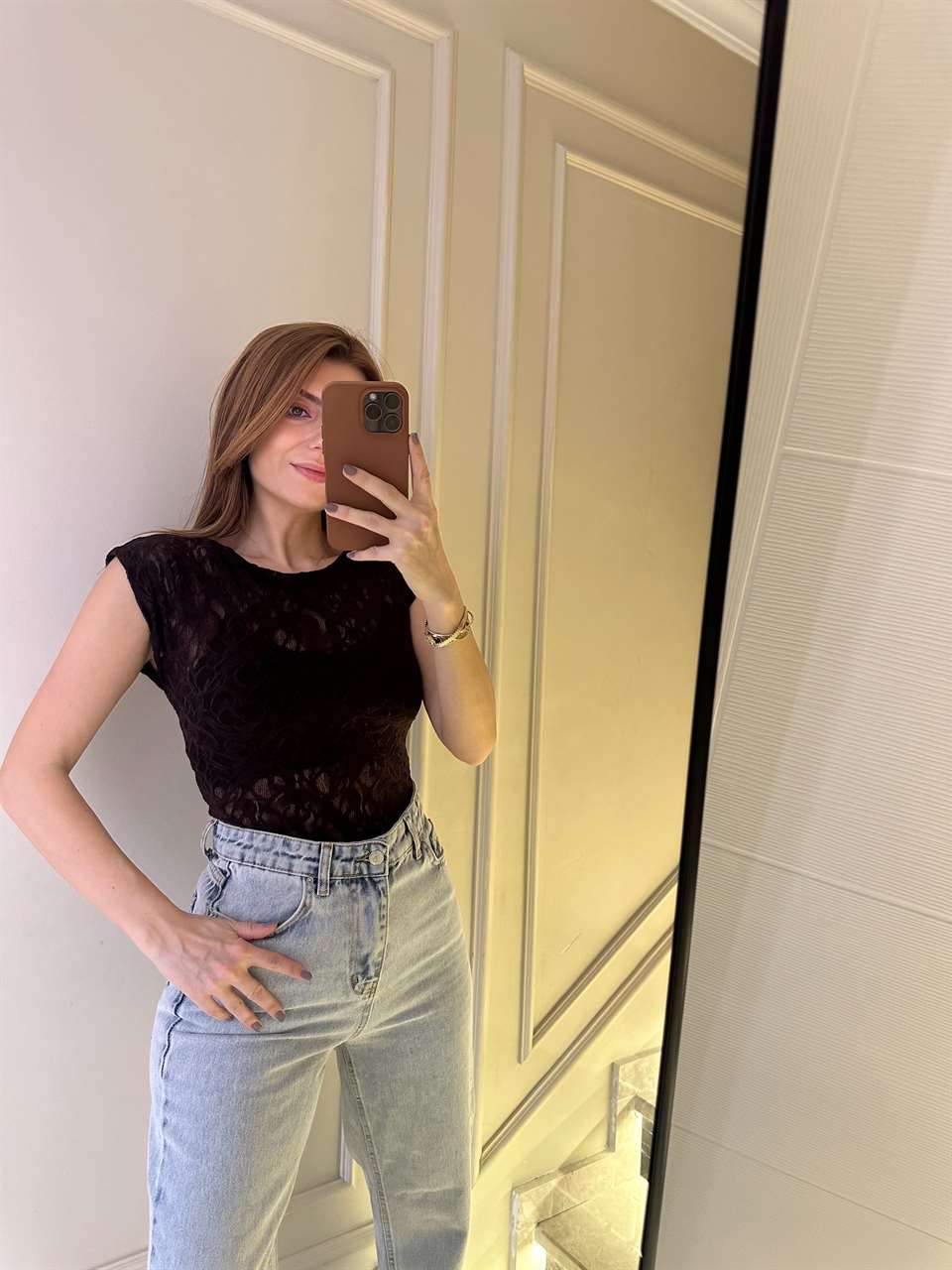 Acı Kahve Kısa Kol Güpür Bluz