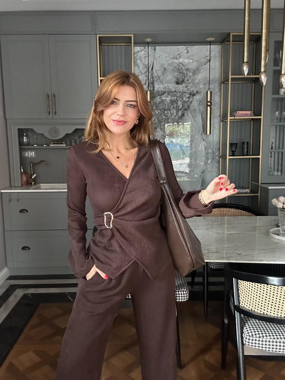 Acı Kahve Metal Aksesuarlı Fitilli Kruvaze Takım