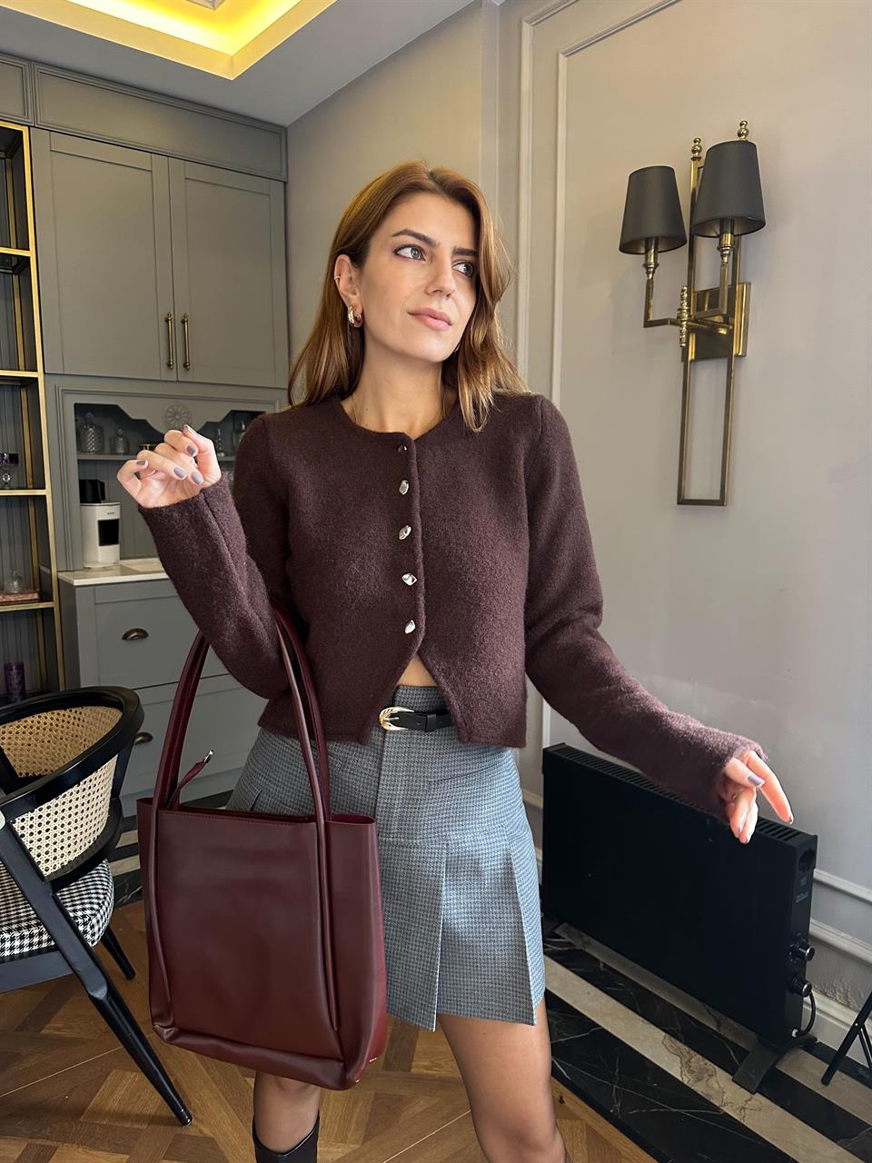 Acı Kahve Metal Düğme Yumoş Triko Hırka