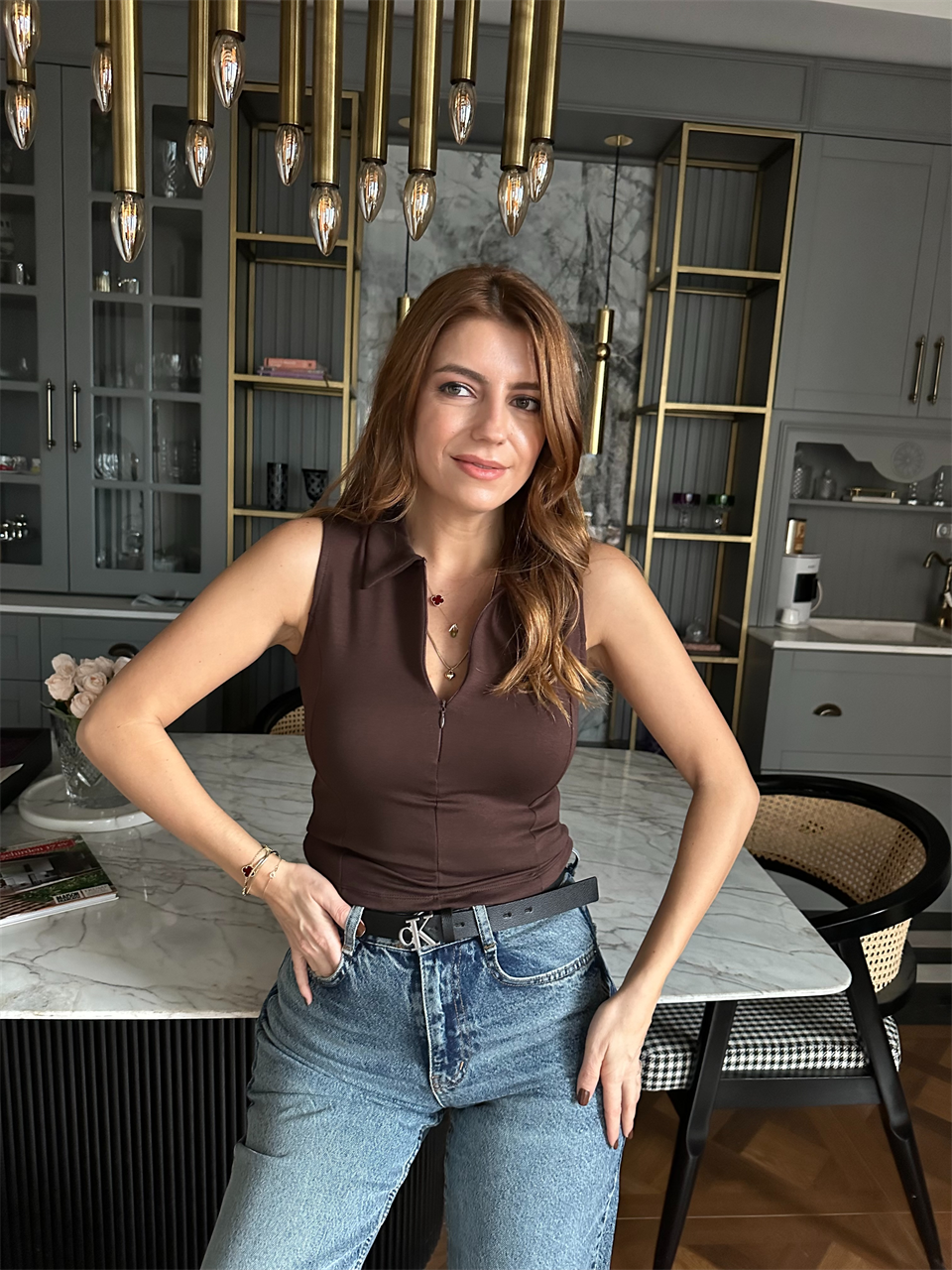 Acı Kahve Polo Yaka Fermuarlı Kolsuz Bluz