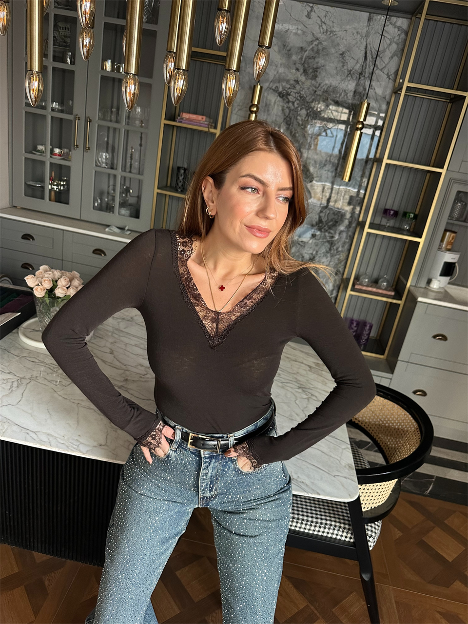 Acı Kahve Transparan V Yaka Dantelli Bluz